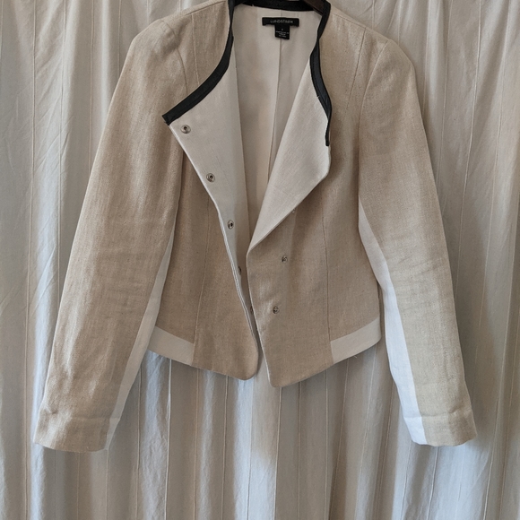 Blazer - Picture 4 of 5